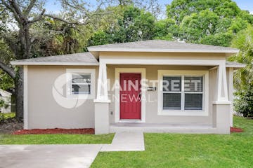 2427 18th St S St Petersburg, FL 33712